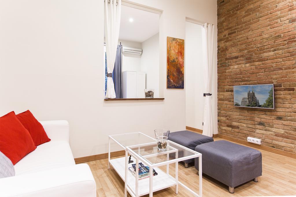 Art House Fira Apartments Barcellona Esterno foto